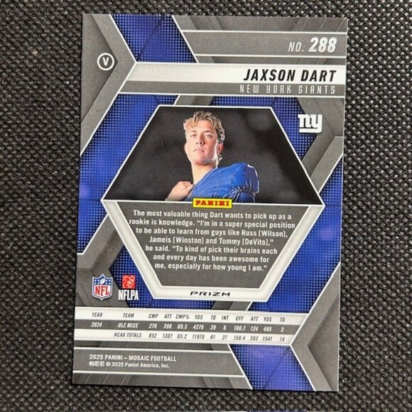 2025 Panini Mosaic - Rookies Jaxson Dart #288 Green Mosaic Prizm Giants - Picture 2 of 2